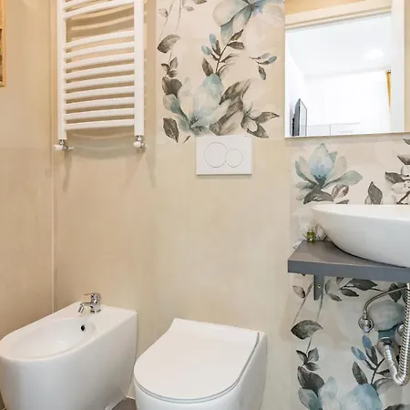 Glint House Sapienza 4*