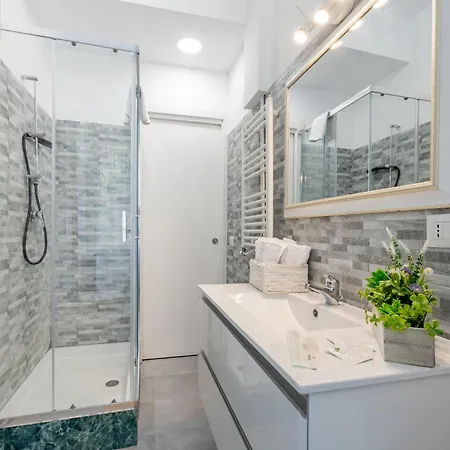 Glint House Sapienza 4*